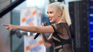 Gwen Stefani Music Performance Wallpaper