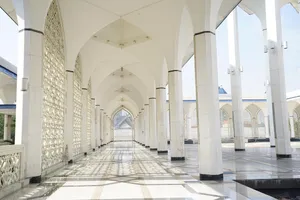 Hallway In Shah Mosque Wallpaper