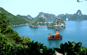 Halong Bay Vietnam Wallpaper