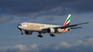 Hd Emirates Plane Flying Wallpaper