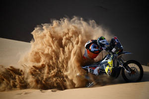 Heat And Engines Dakar Sands Wallpaper
