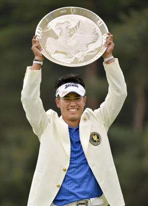 Hideki Matsuyama Holding Fujisankei Classic Trophy Wallpaper