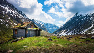 High Resolution Cabin At Mountains Wallpaper