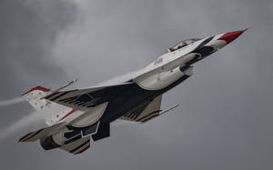 High-speed Thunderbird - Usaf Jet Fighter Wallpaper
