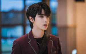 Highschool Crush Hwang In Yeop Wallpaper