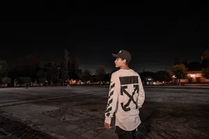 Hip Off-white Sweater Wallpaper