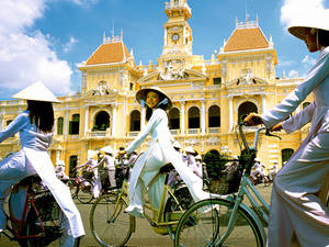 Ho Chi Minh City Traditional Costume Wallpaper