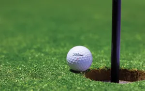 Hole-in-one Titleist Golfing Desktop Wallpaper