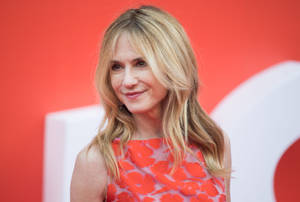 Holly Hunter Incredibles 2 Movie Uk Premiere Wallpaper