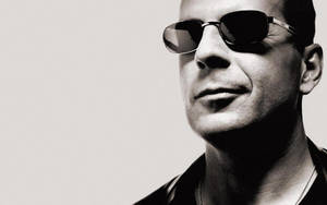 Hollywood Action Star Bruce Willis In Sunglasses Wallpaper