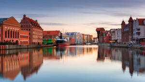 Hotel Krolewski In Gdansk Near The Crooked House Wallpaper