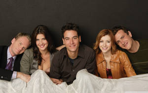 How I Met Your Mother Lily Aldrin And Cast Wallpaper