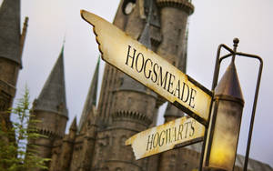 Hp Hogsmeade Hogwarts Aesthetic Street Sign Wallpaper