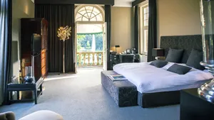 Huge Modern Interior Hotel Room Wallpaper