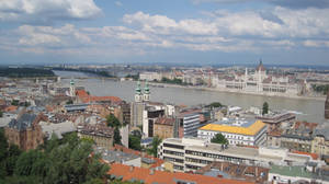 Hungary's Gellért Hill City View Wallpaper