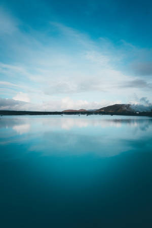 Iceland Lake Horizon Wallpaper