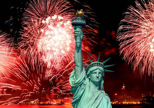 Independence Day Statue Of Liberty Fireworks Wallpaper