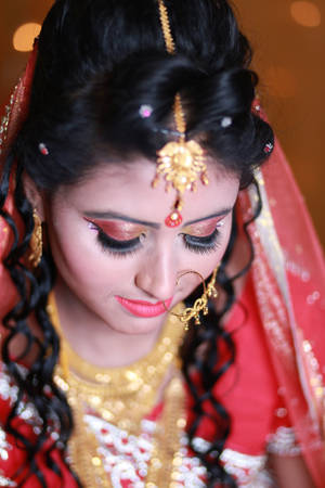 Indian Wedding Bride Gold Accessories Wallpaper