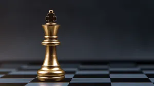 Invaluable Golden Chess King Wallpaper