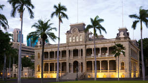 Iolani Palace Lights On Wallpaper