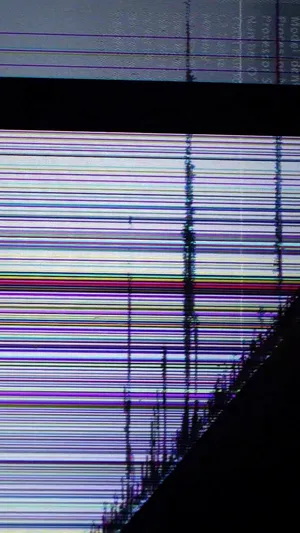 Iphone Cracked Screen Fall Prank Wallpaper