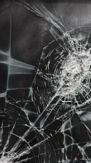 Iphone Cracked Screen For Pranking Misleading Wallpaper