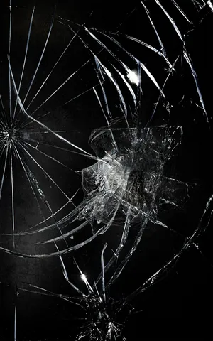 Iphone Cracked Screen Scratches Prank Wallpaper