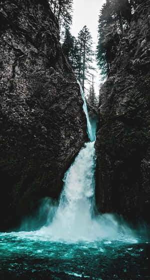 Iphone Waterfall Screensaver Theme Wallpaper