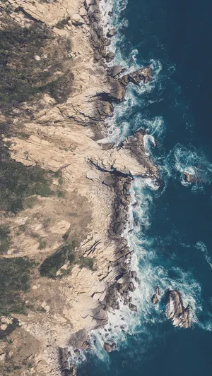 Iphone X Beach From Atop Wallpaper