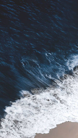 Iphone Xs Ocean Waves Wallpaper