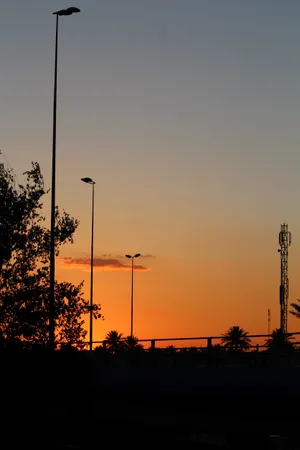 Iraq Streetlight Silhouette Wallpaper