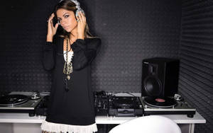 Italian Girl Dj Wallpaper