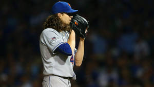 Jacob Degrom Facing The Ball Wallpaper