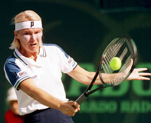 Jana Novotna Hit Tennis Ball Wallpaper