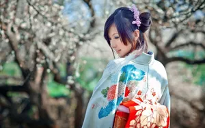 Japanese Girl Wearing Elegant Kimono Wallpaper