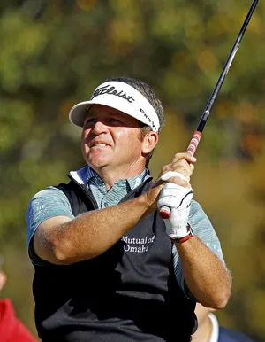 Jason Bohn Golf Club Raised Wallpaper