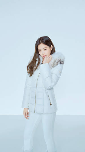 Jennie In White Winter Clothes Wallpaper