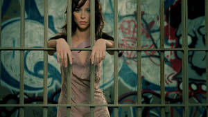 Jennifer Love Hewitt In Prison Wallpaper