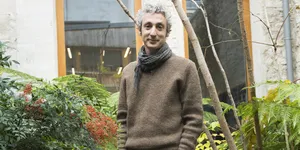 Jérôme Dreyfuss With Sweater And Scarf Wallpaper