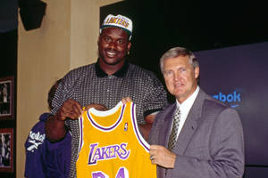 Jerry West Shaquille O'neal Sign With Lakers Wallpaper