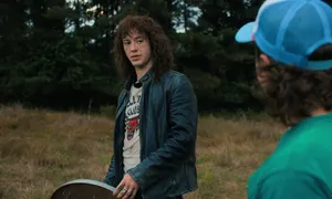 Joseph Quinn In Stranger Things Wallpaper