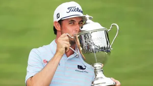 Jt Poston Kissing His Trophy Wallpaper