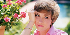 Julie Andrews Focus Shot Wallpaper