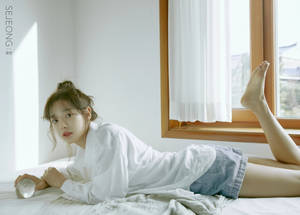 K Pop Singer Kim Sejeong Wallpaper