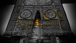 Kaaba In Black With Gold Wallpaper