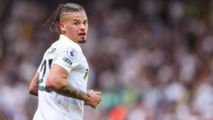 Kalvin Phillips Looking Behind Wallpaper