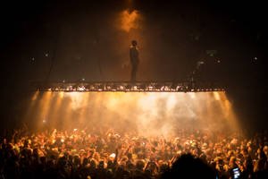 Kanye West Saint Pablo Light Shower Wallpaper