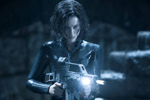 Kate Beckinsale As The Vampire Death Dealer, Selene, In Underworld Wallpaper