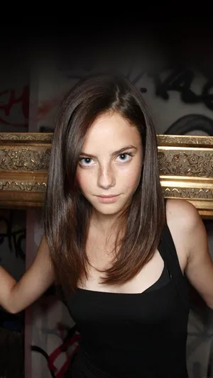 Kaya Scodelario In The Dark Wallpaper