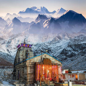 Kedarnath Bright Entrance 4k Wallpaper